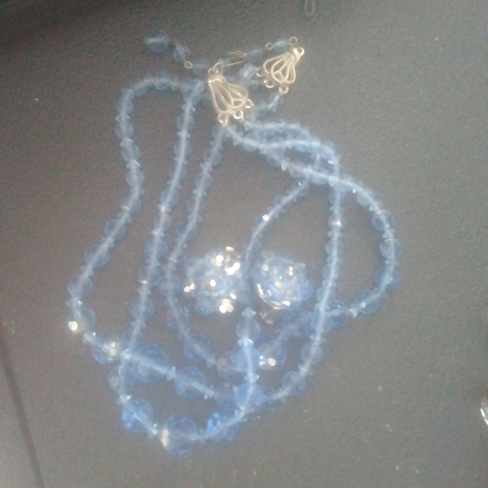 Vintage 50's Faceted Beaded necklace and earrings set Blue 💙